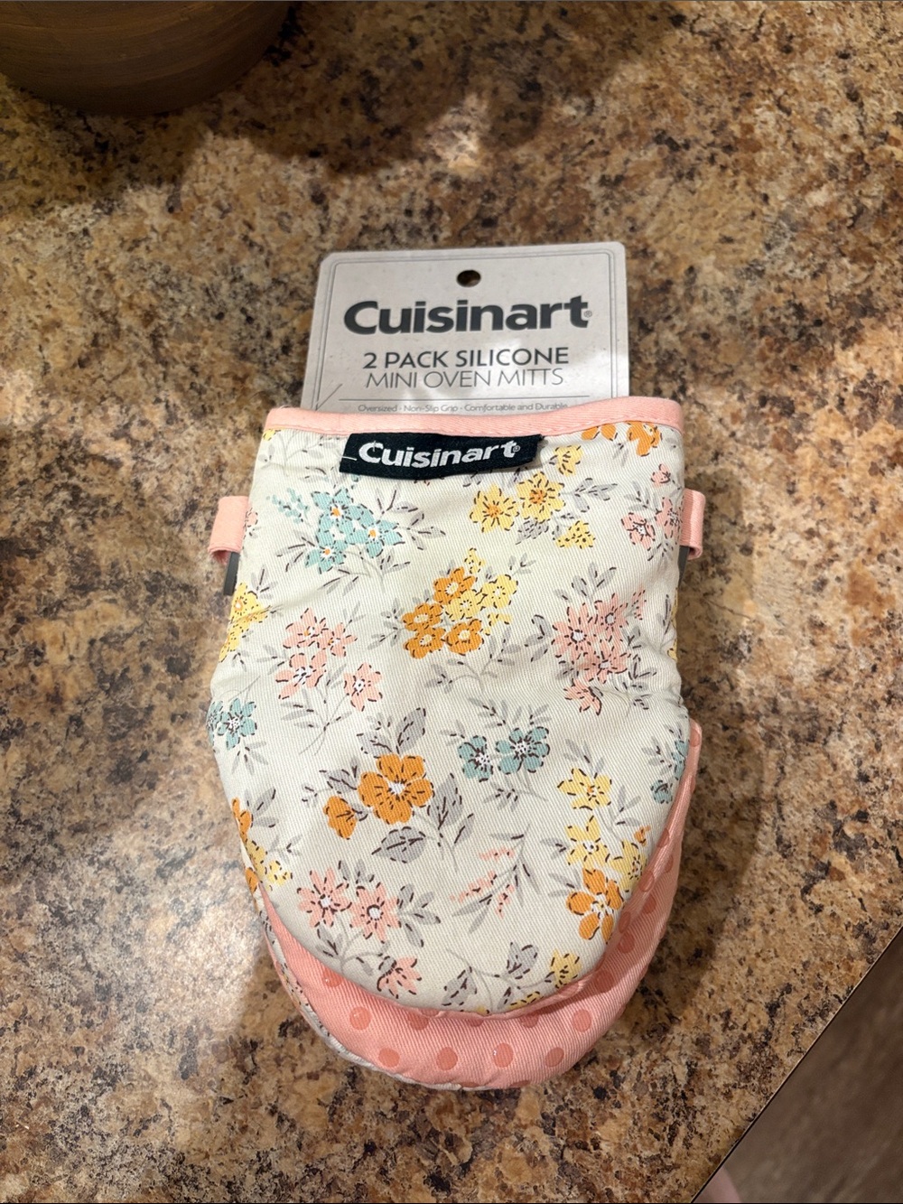 Two pack silicone mini oven mitts